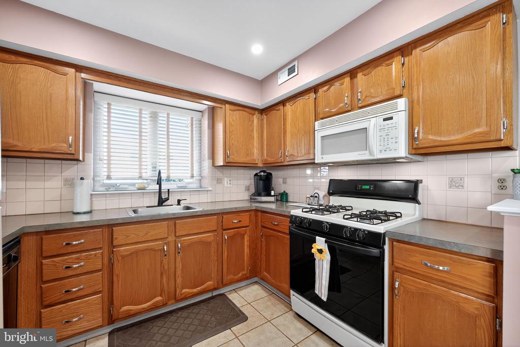 1112 SELMER ROAD