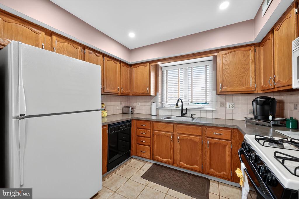 1112 SELMER ROAD