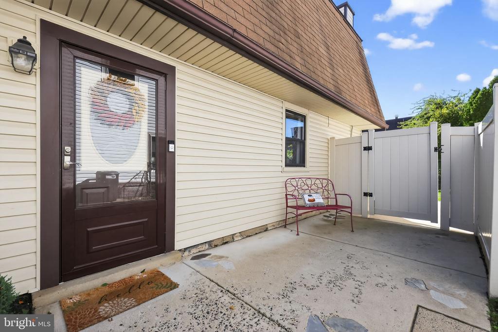 1112 SELMER ROAD