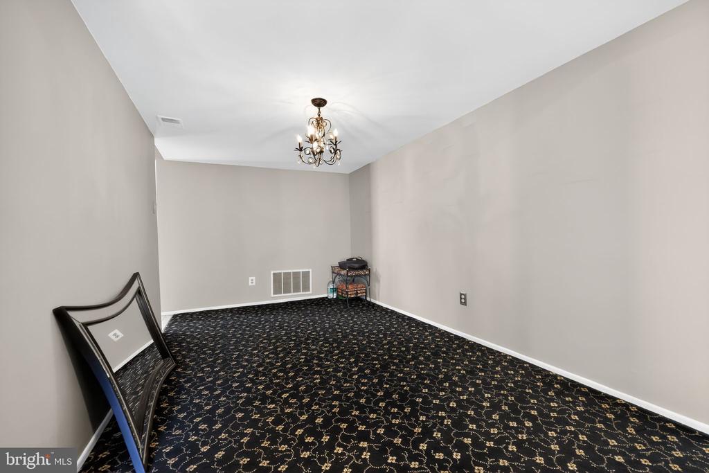 1112 SELMER ROAD
