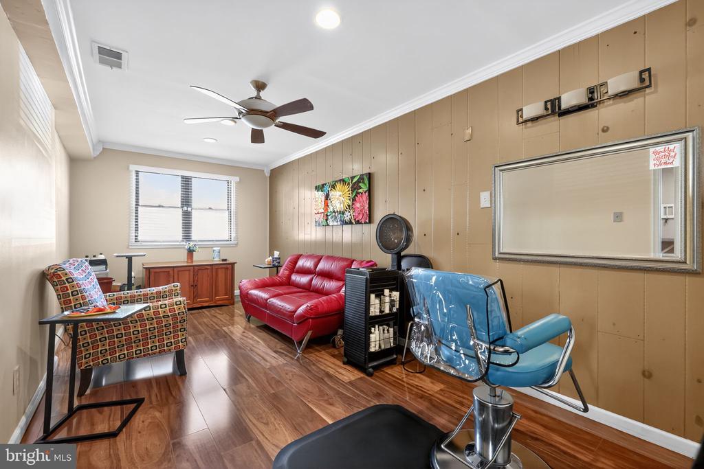 1112 SELMER ROAD