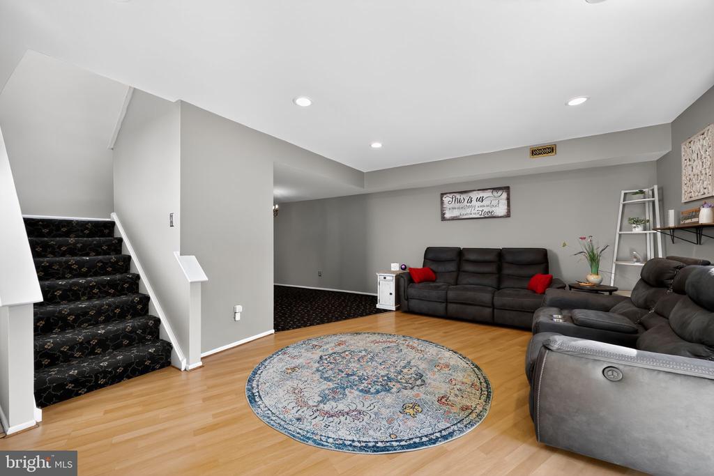 1112 SELMER ROAD