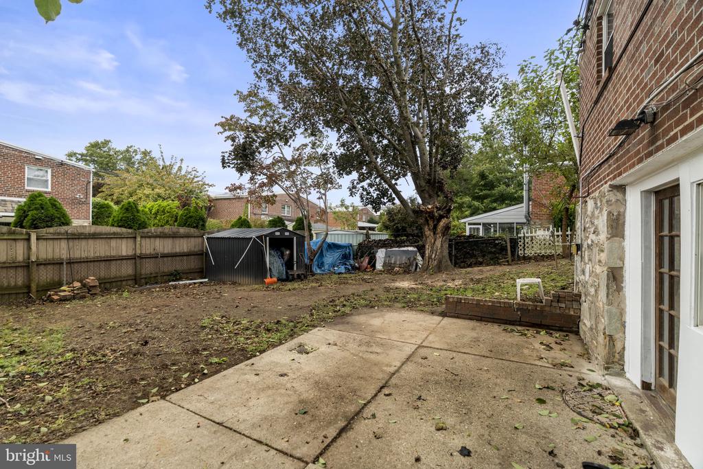 1203 FENWICK PLACE