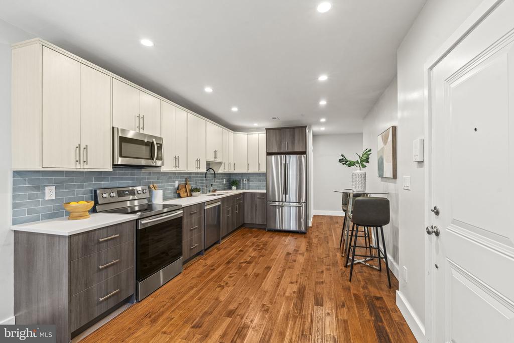 1005 N MARSHALL STREET Unit: 1