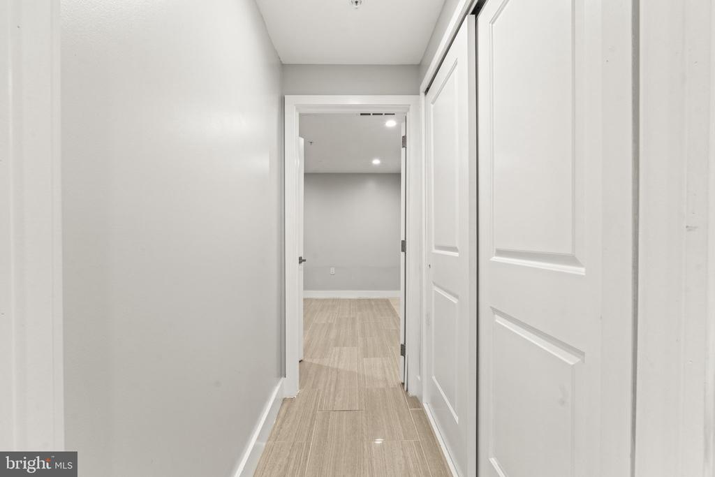 1005 N MARSHALL STREET Unit: 1
