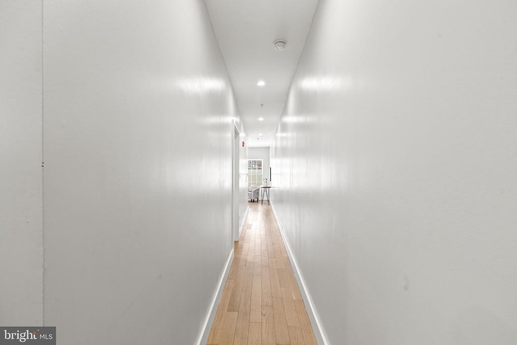 1005 N MARSHALL STREET Unit: 1