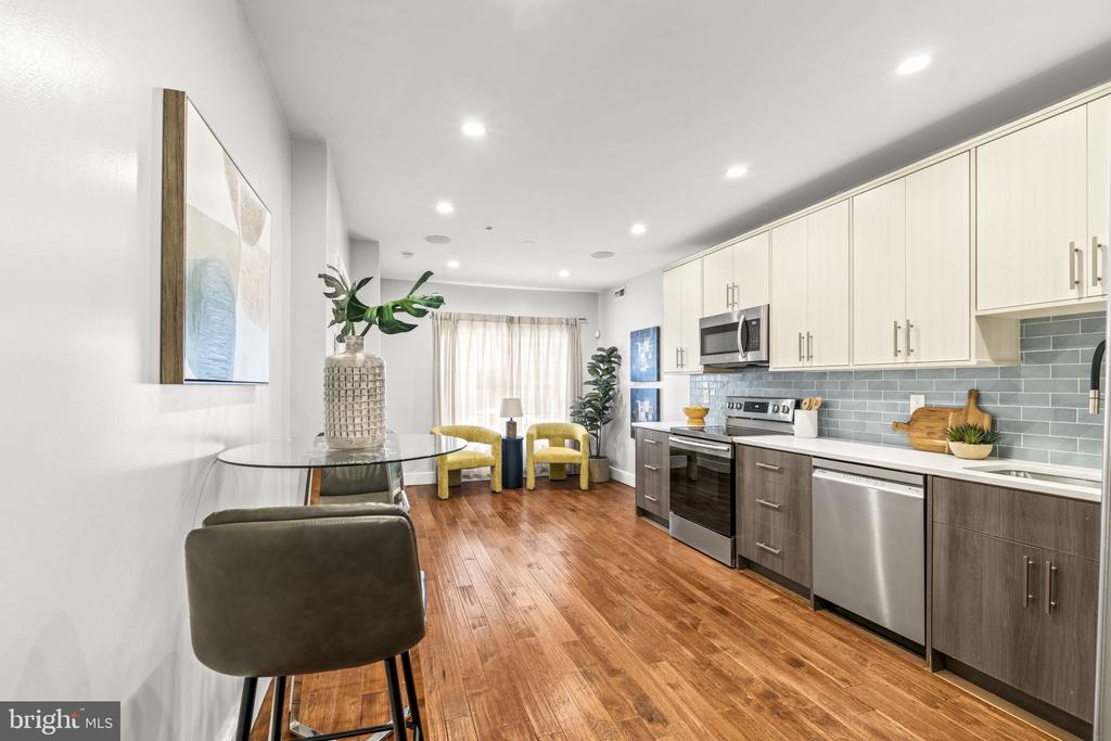 1005 N MARSHALL STREET Unit: 1