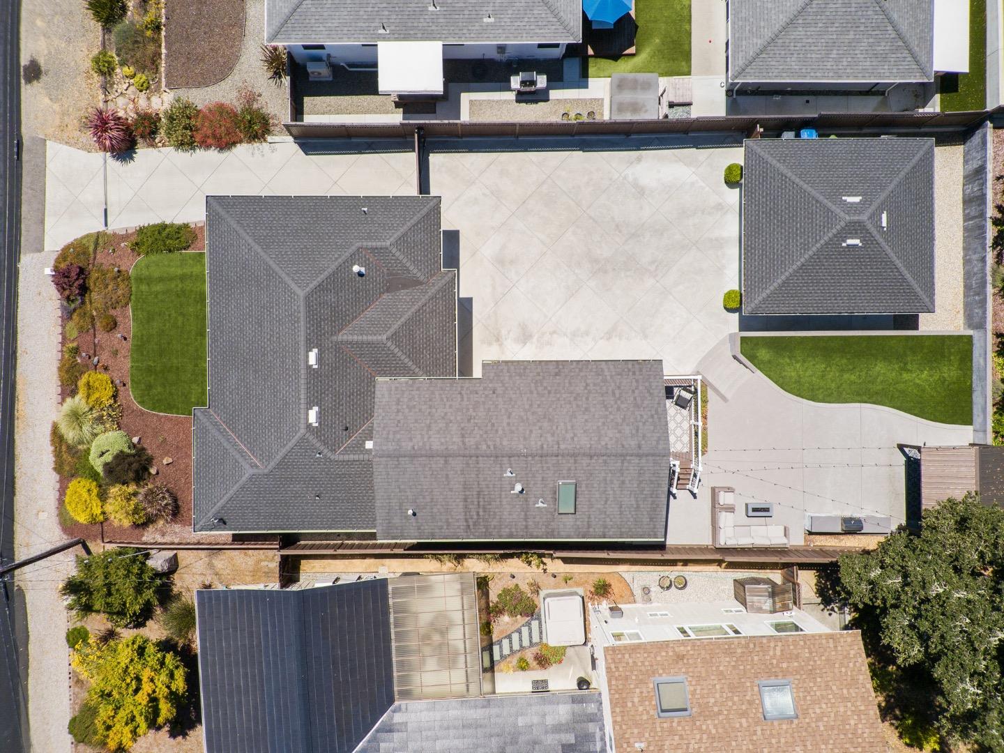 281 La Cuesta DR