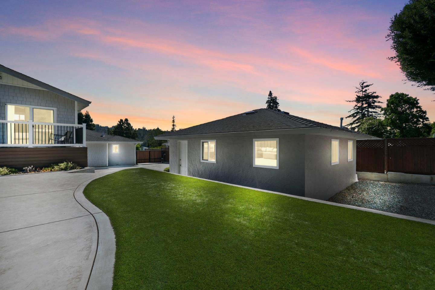 281 La Cuesta DR