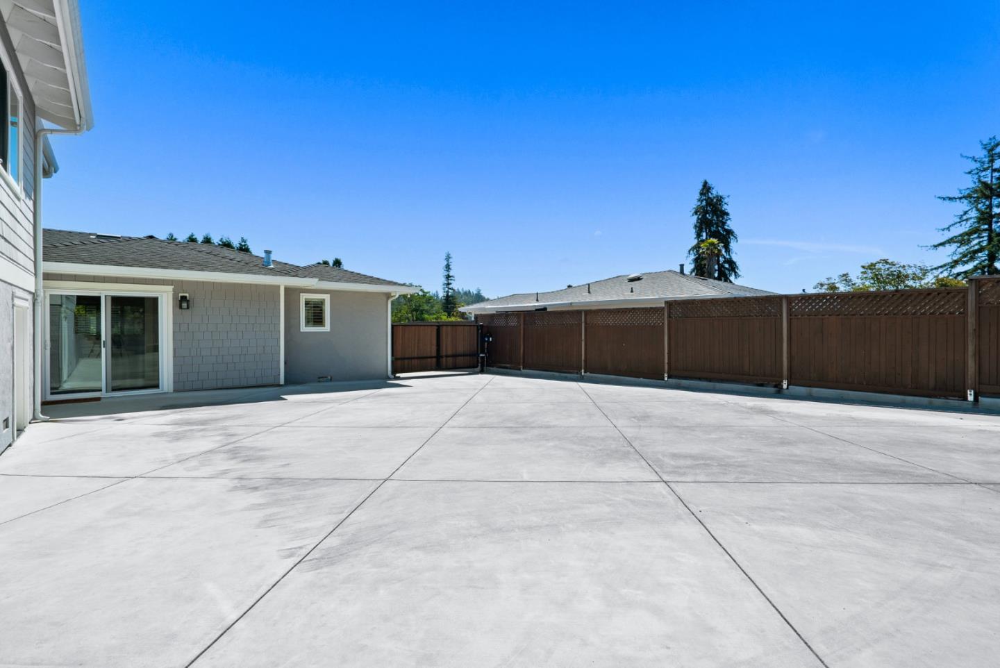 281 La Cuesta DR