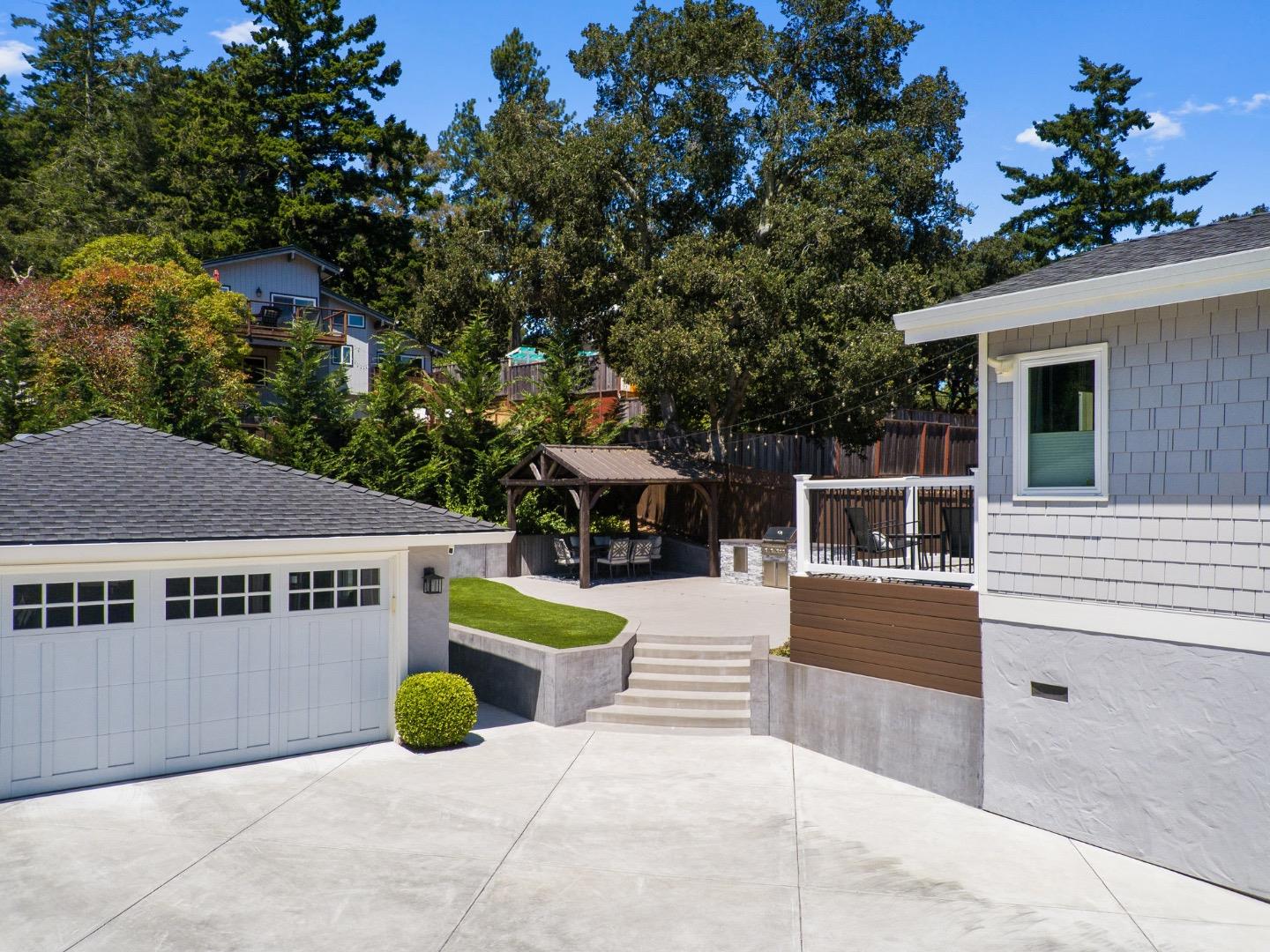 281 La Cuesta DR