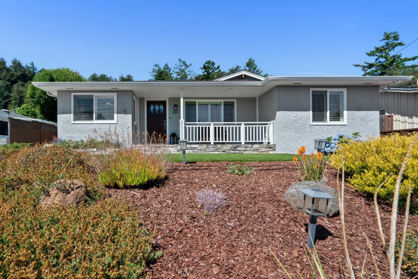 281 La Cuesta DR