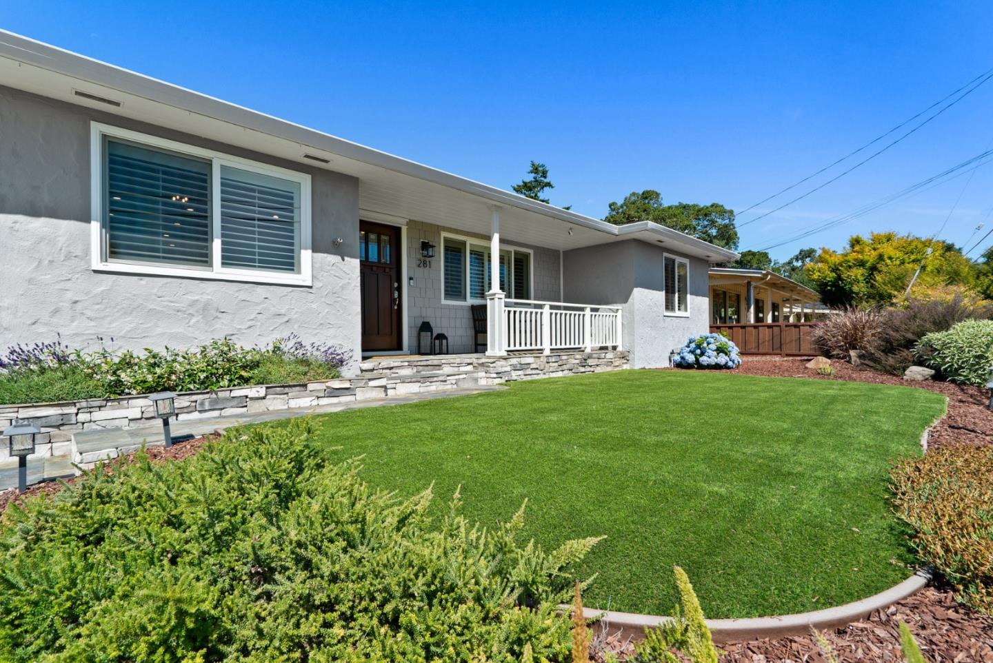 281 La Cuesta DR