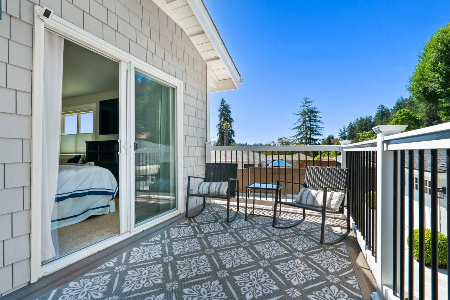 281 La Cuesta DR