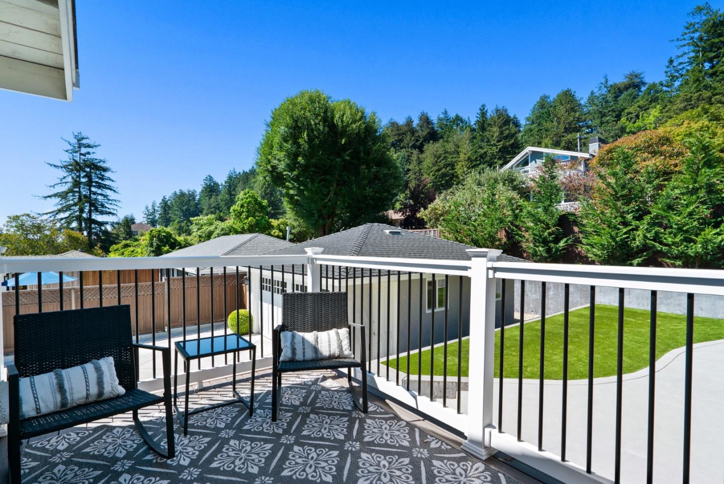 281 La Cuesta DR