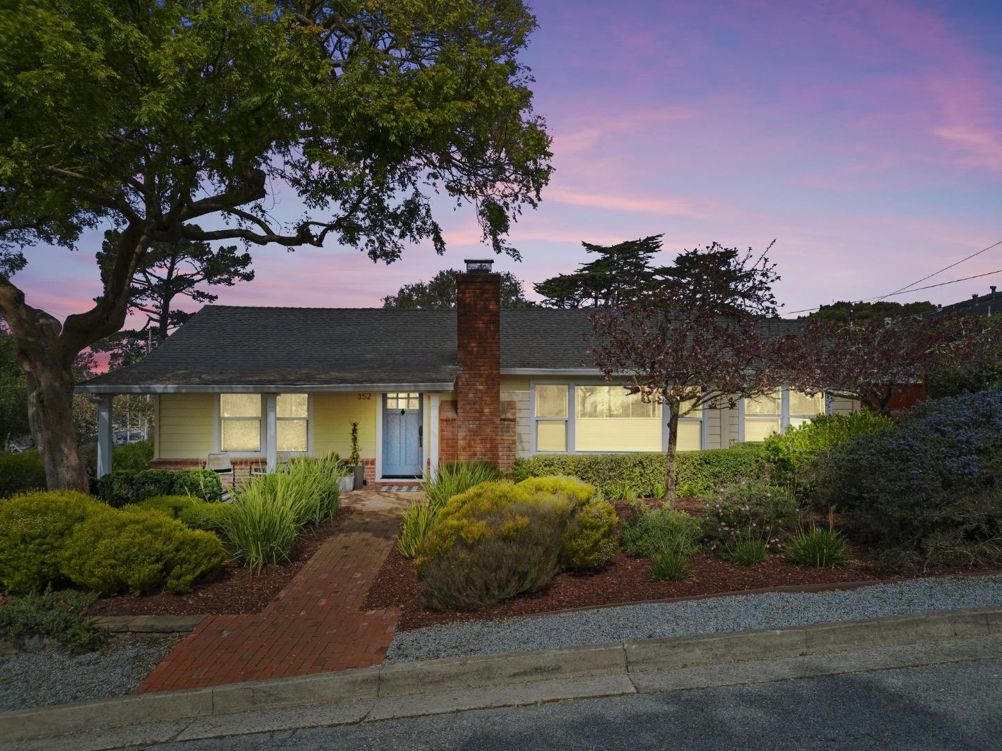 352 Bishop AVE