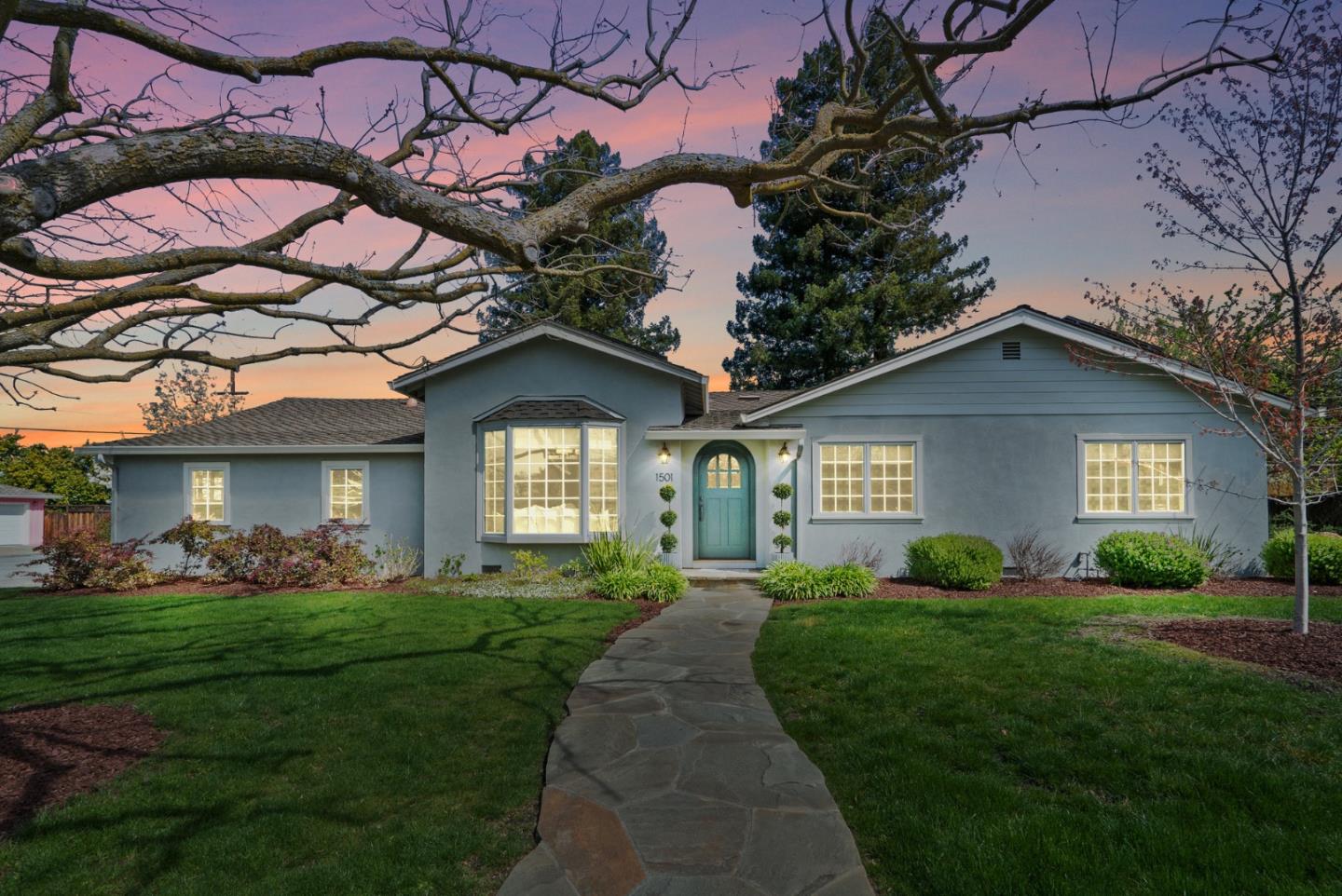 1501 Fallen Leaf LN