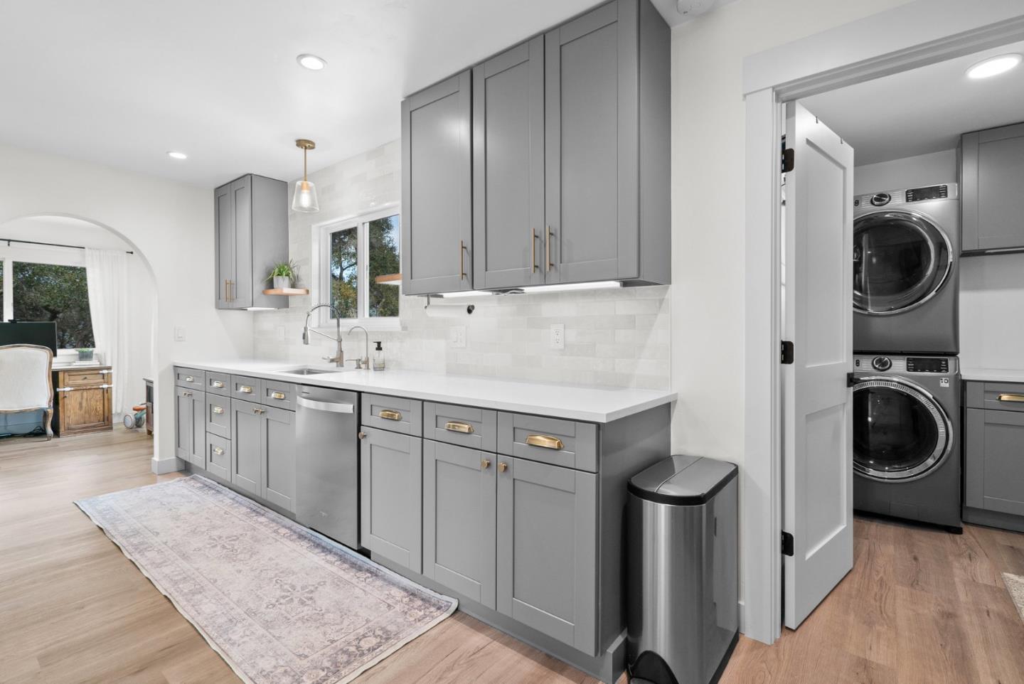 386 Carpenteria RD