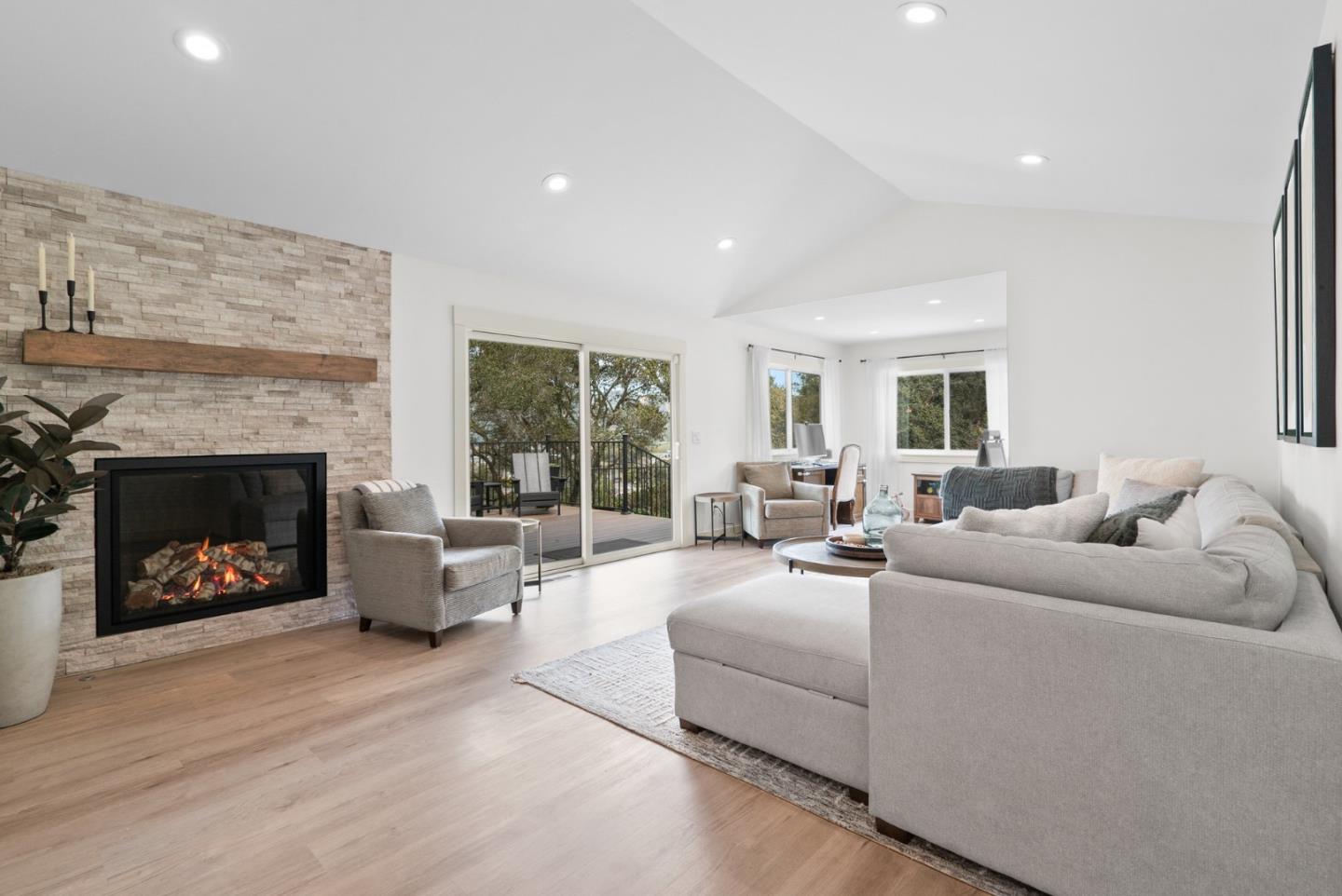 386 Carpenteria RD