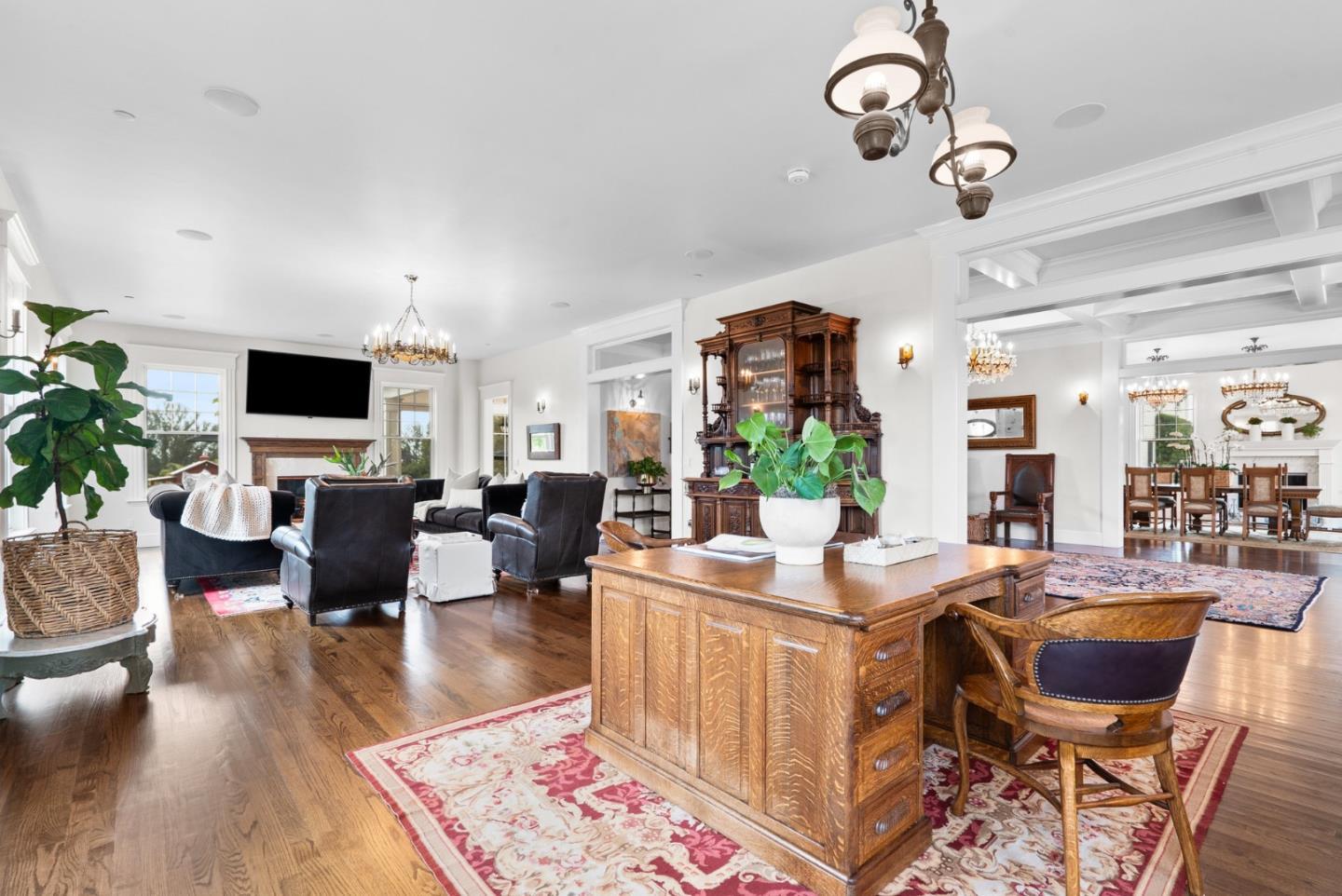 155 Scarlet Court