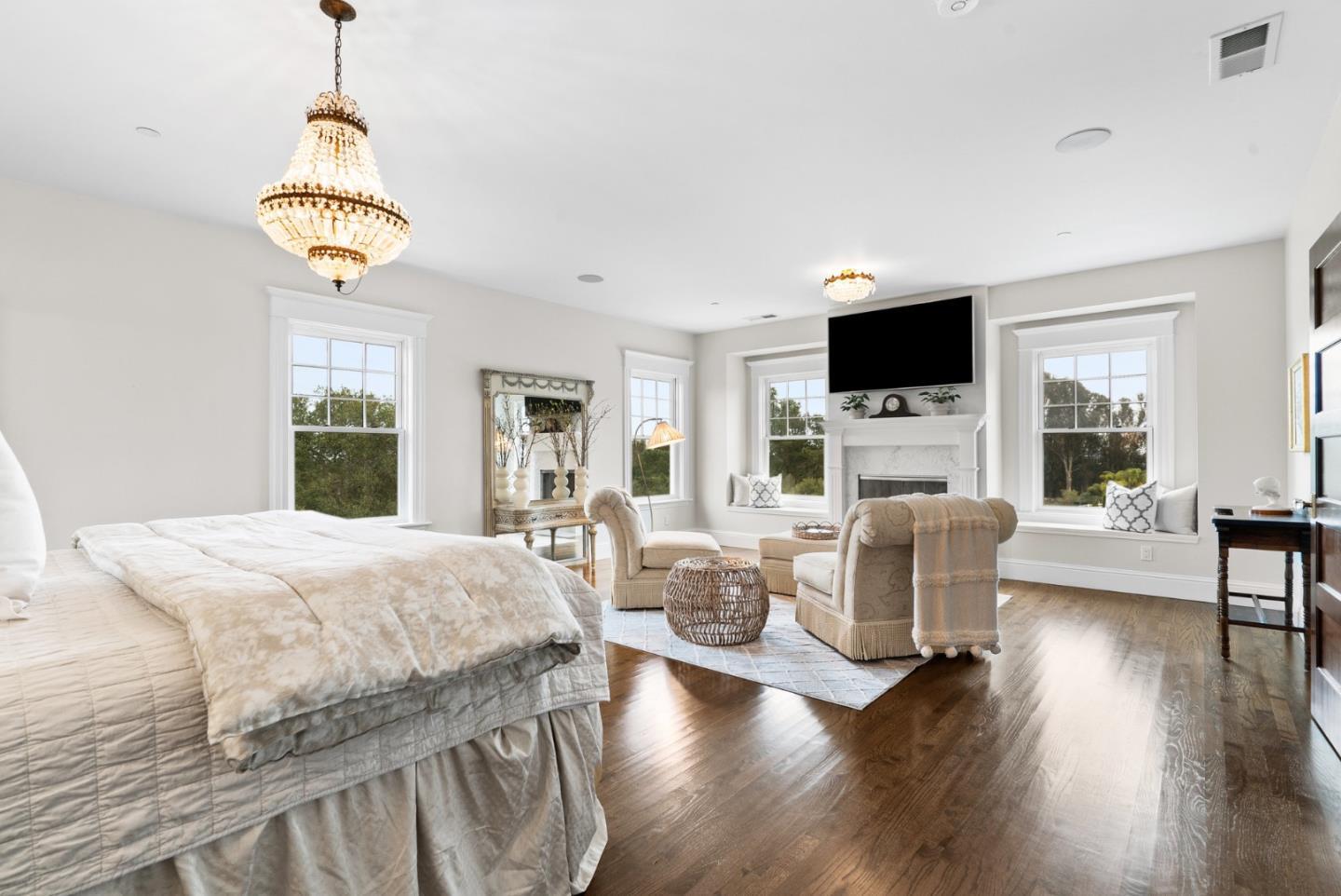 155 Scarlet Court