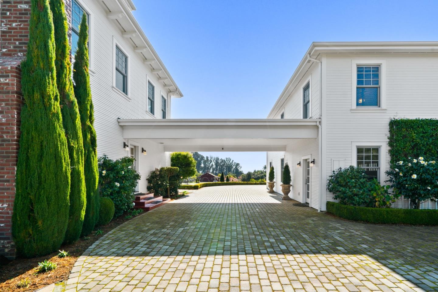 155 Scarlet Court