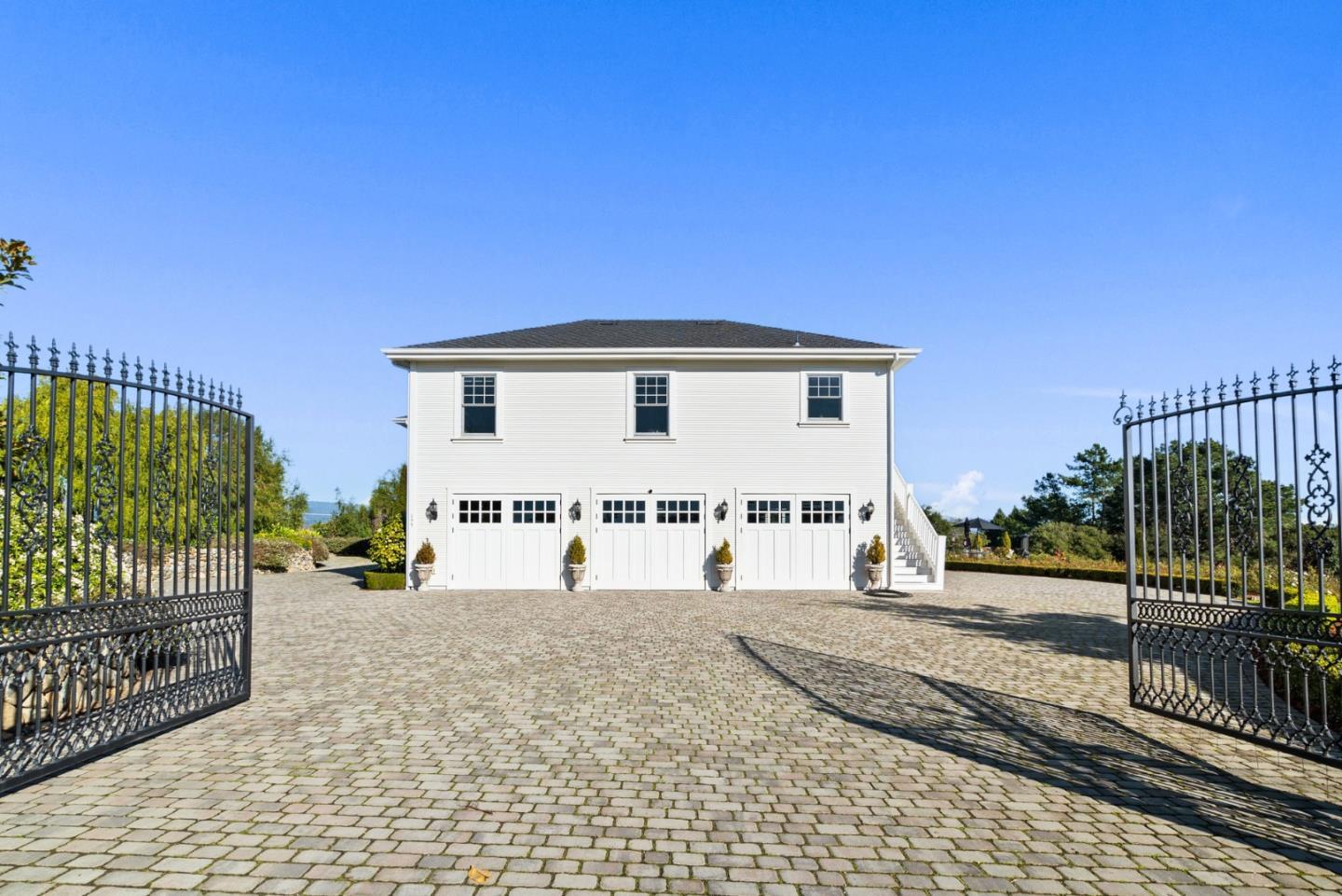 155 Scarlet Court