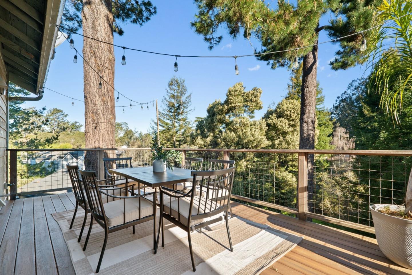 105 Dunsmuir Court