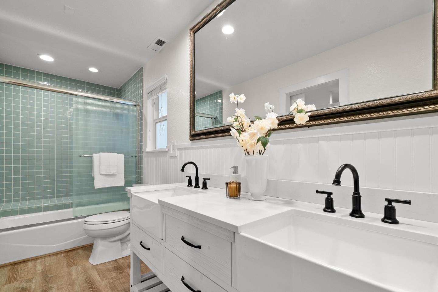105 Dunsmuir Court
