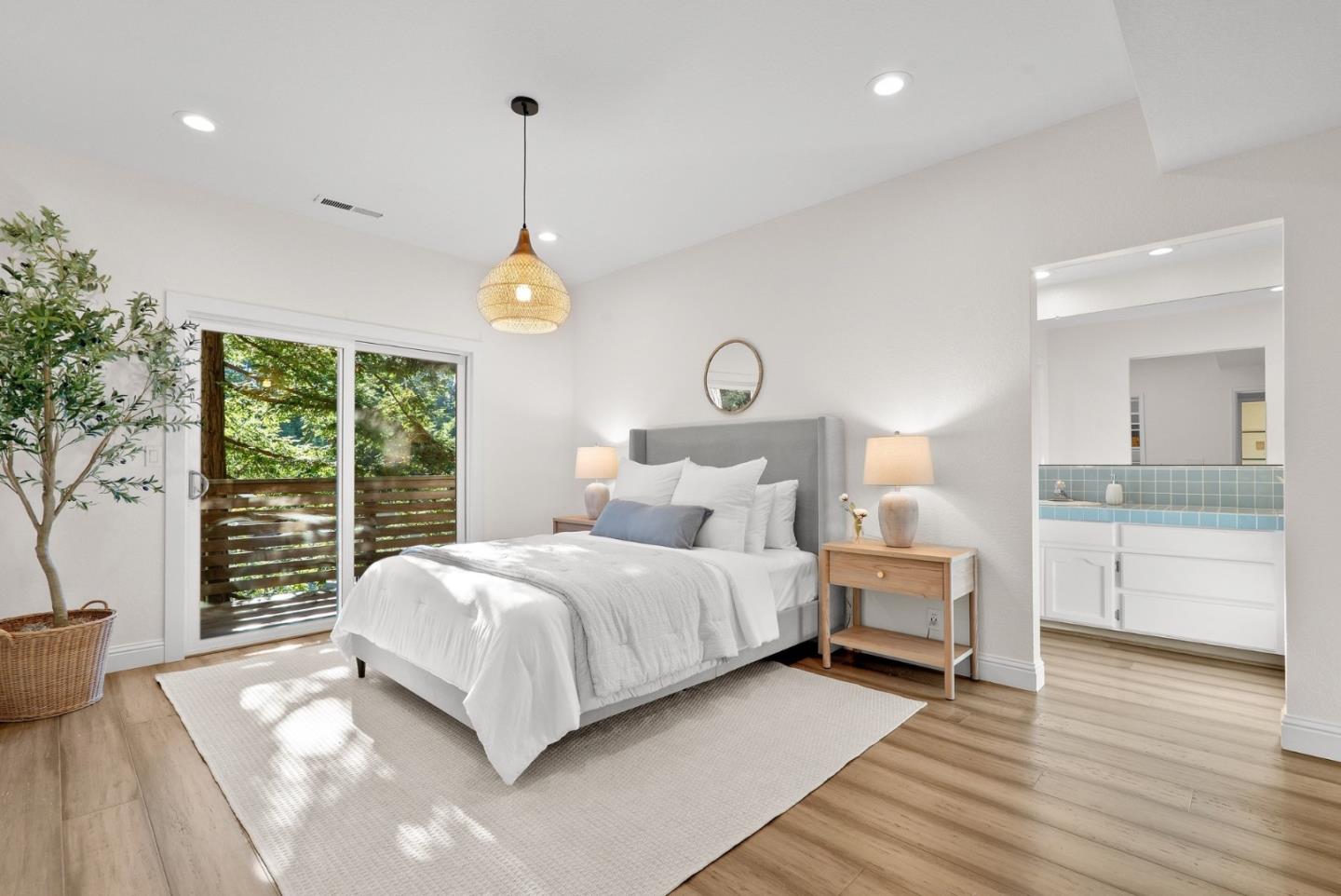 105 Dunsmuir Court