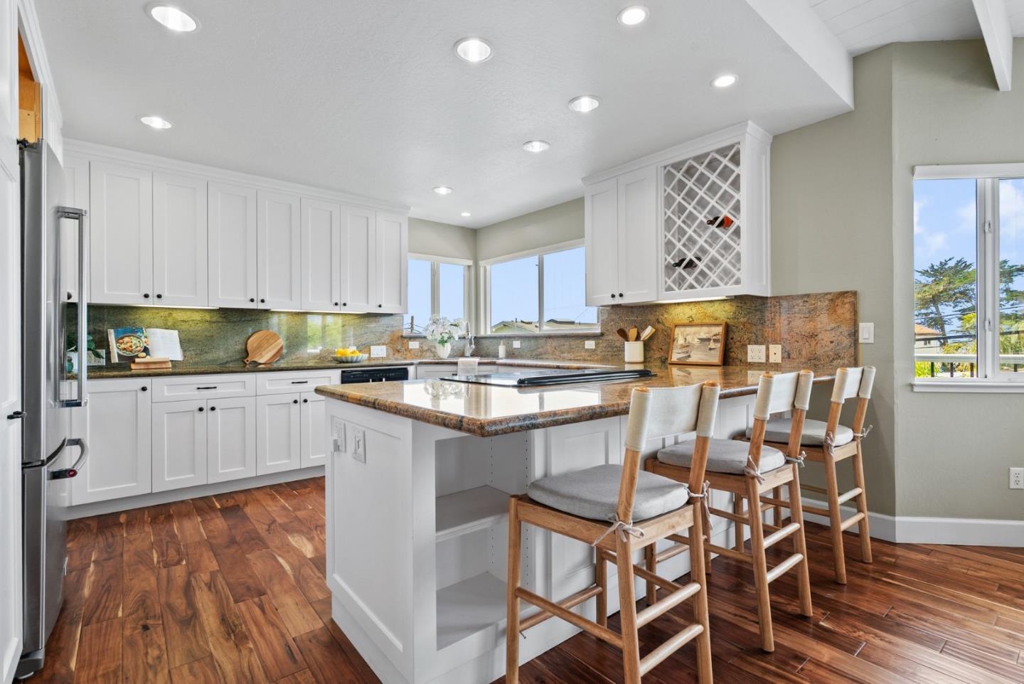 523 Middlefield Drive