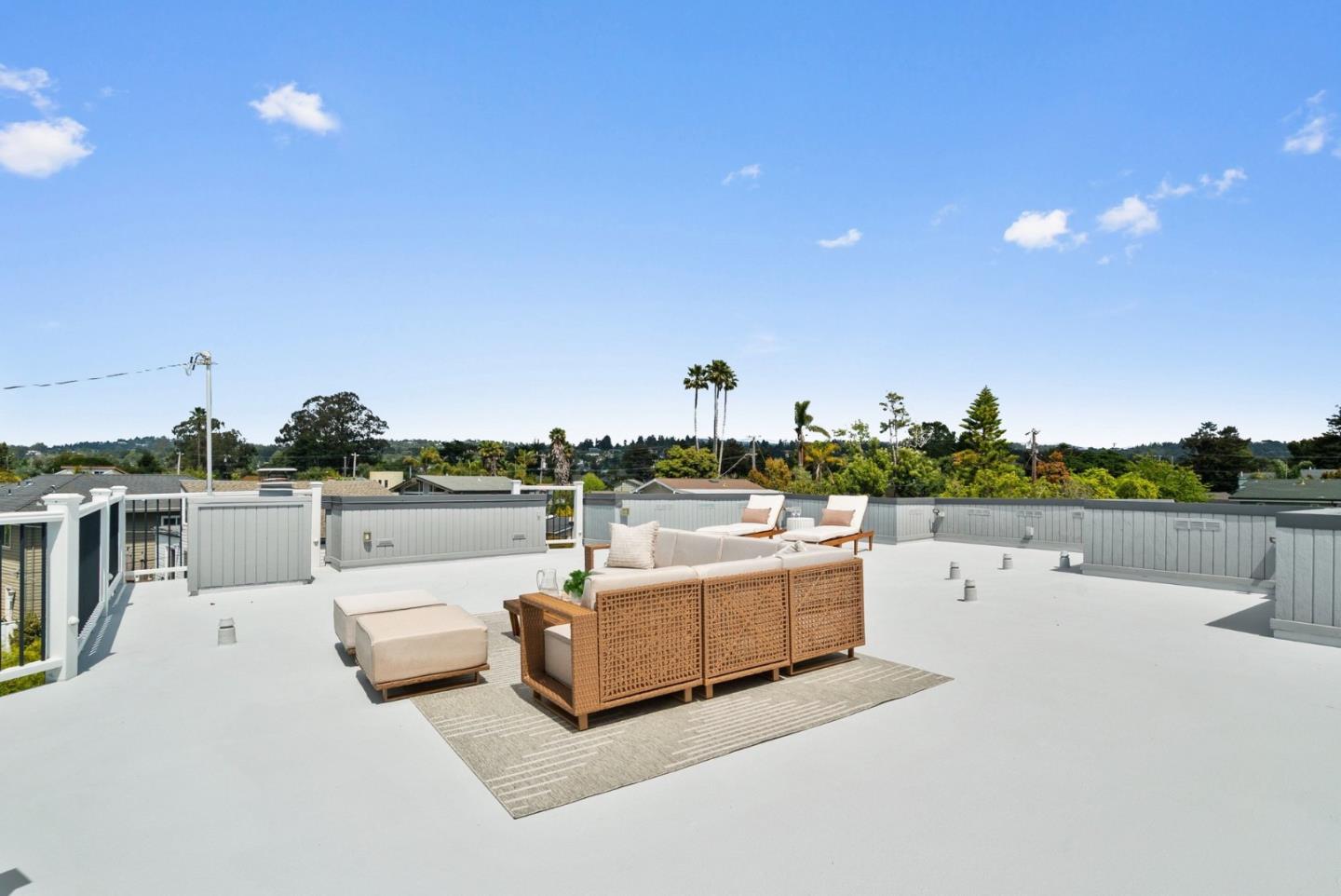 523 Middlefield Drive