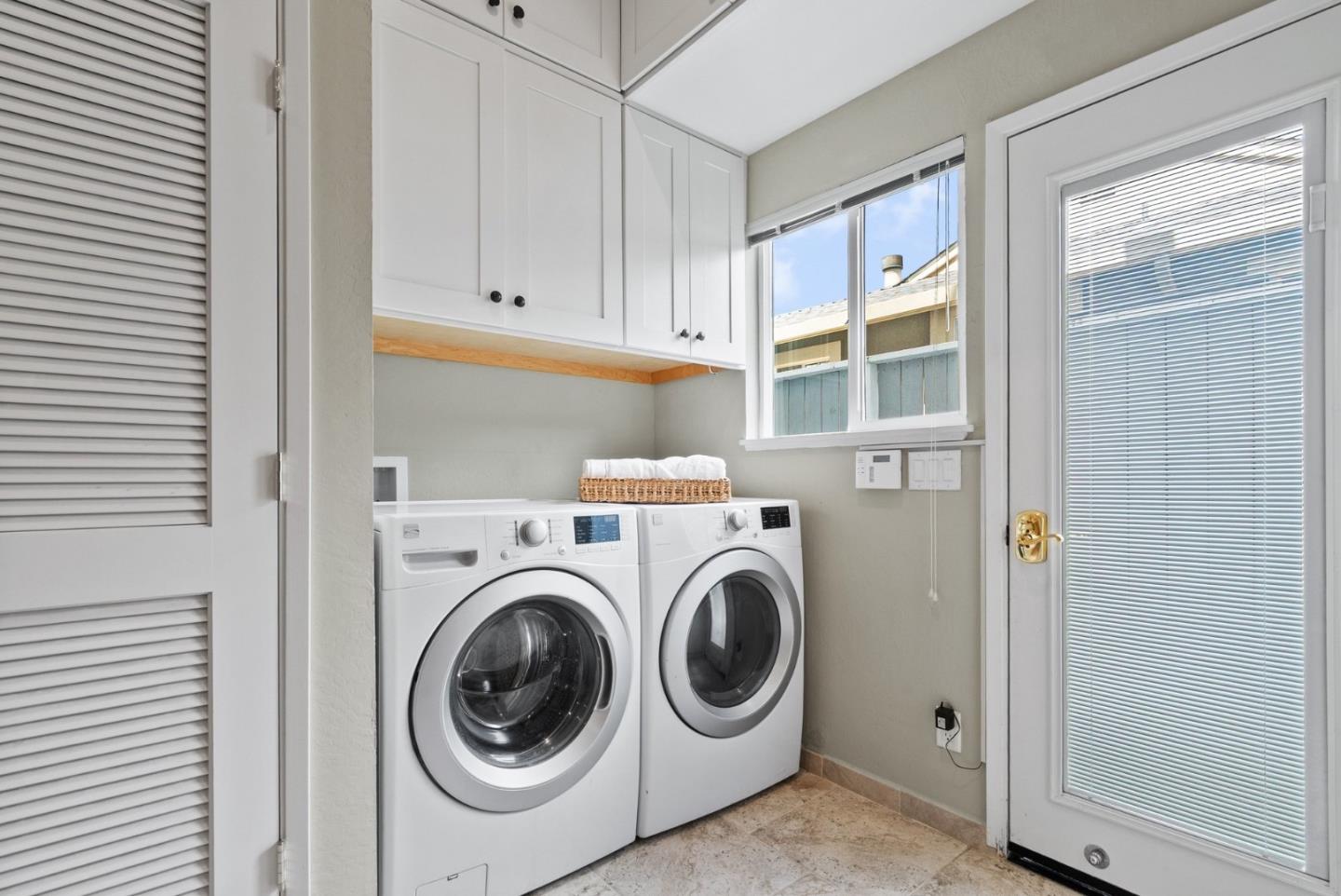 523 Middlefield Drive