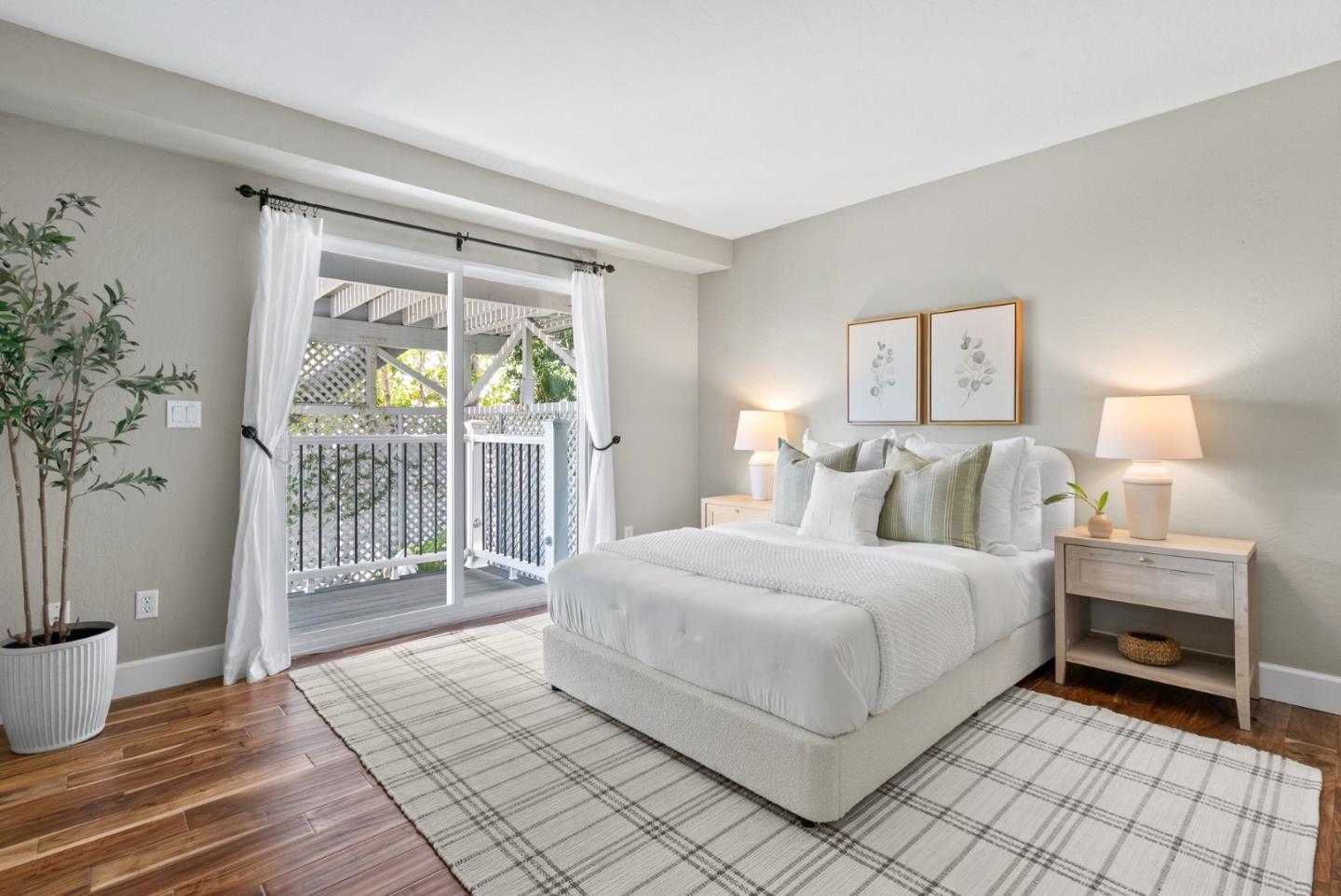 523 Middlefield Drive