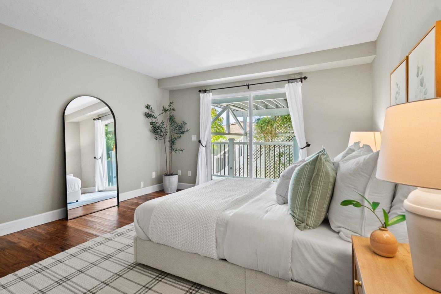 523 Middlefield Drive