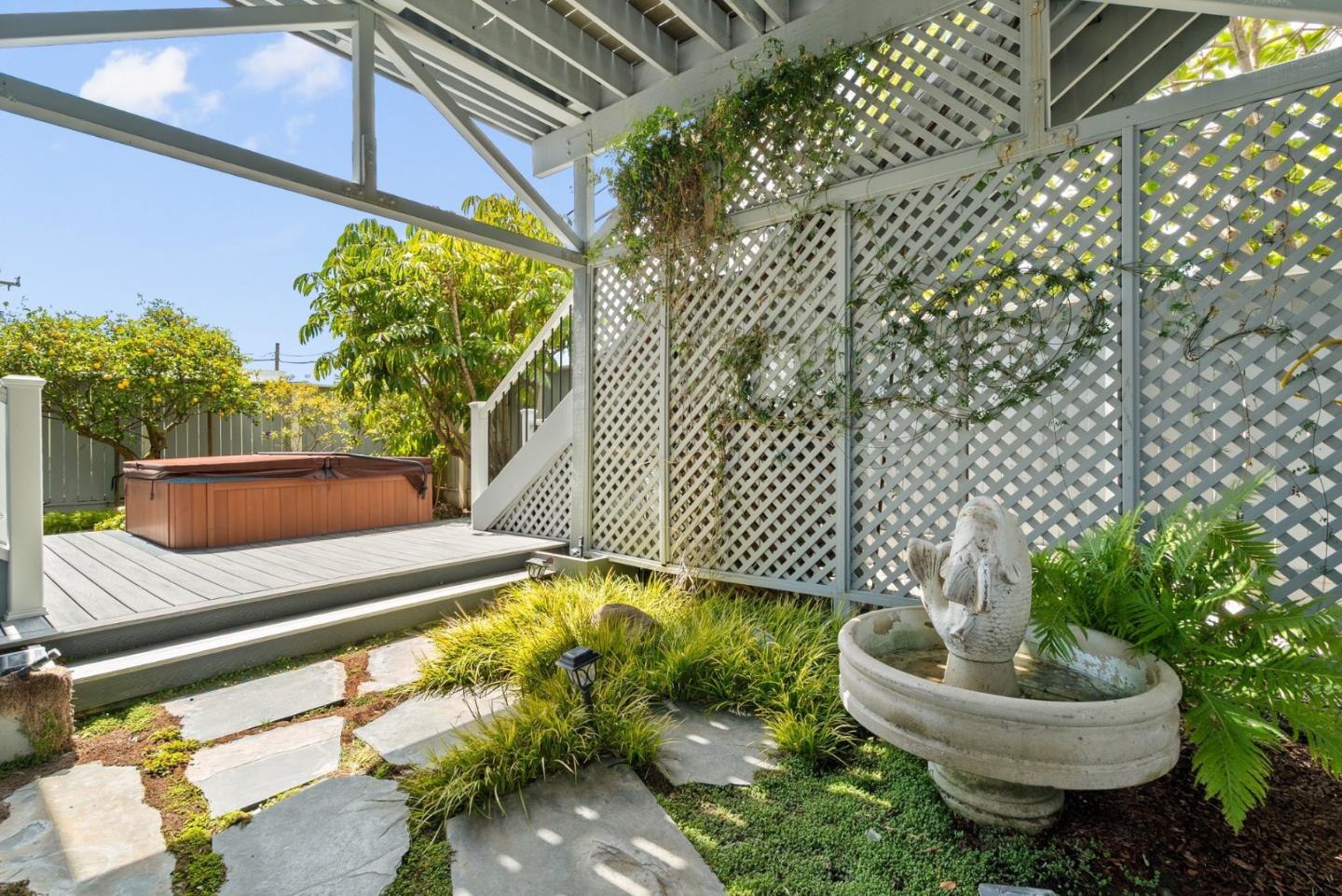 523 Middlefield Drive