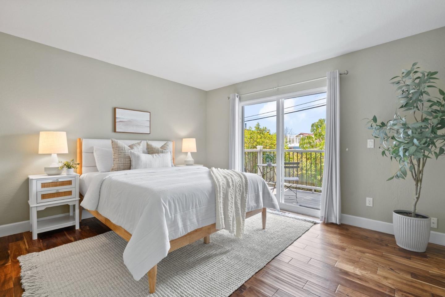 523 Middlefield Drive