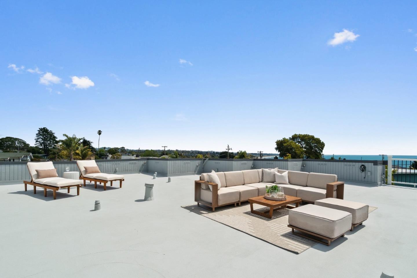 523 Middlefield Drive