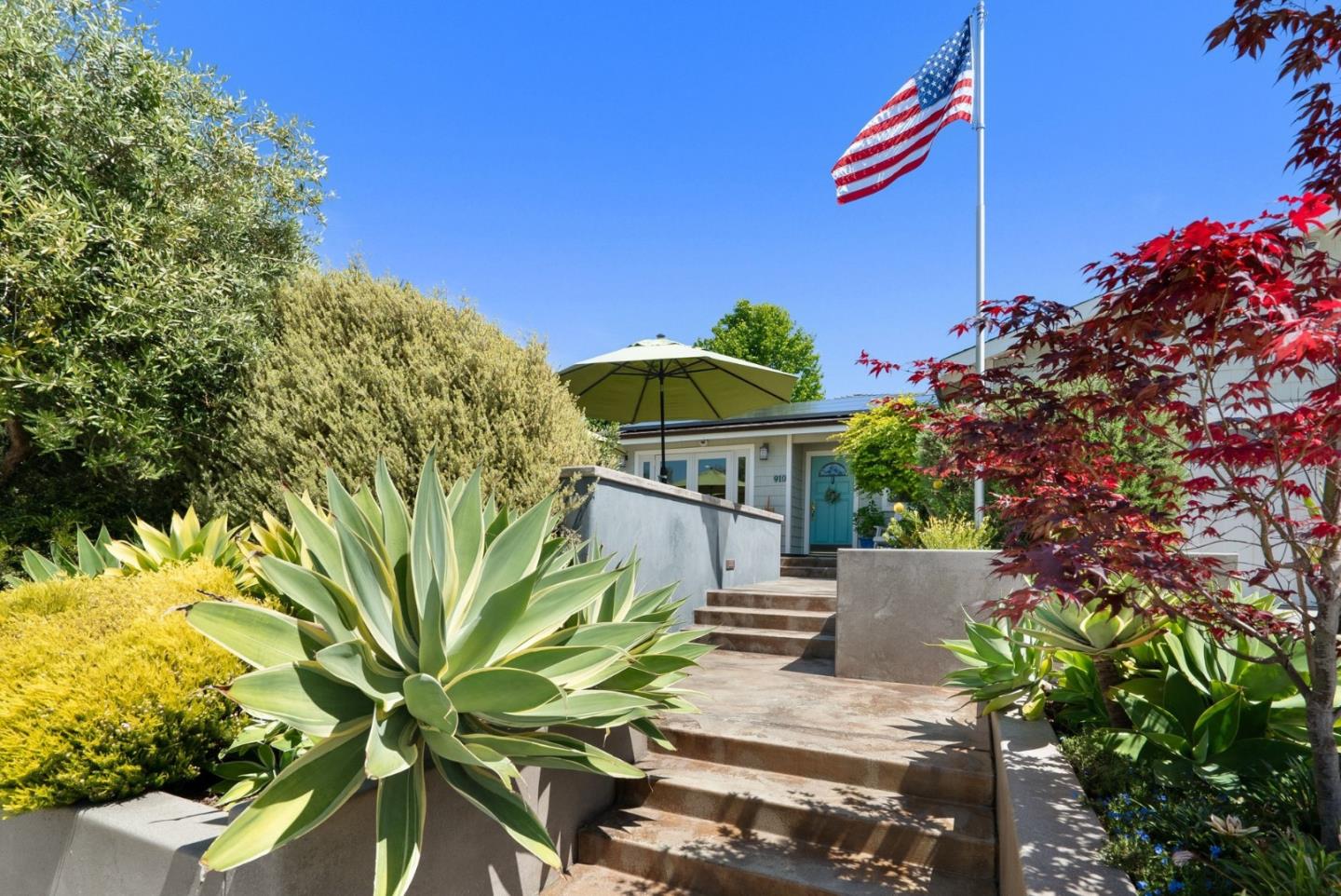 910 Corcoran Avenue