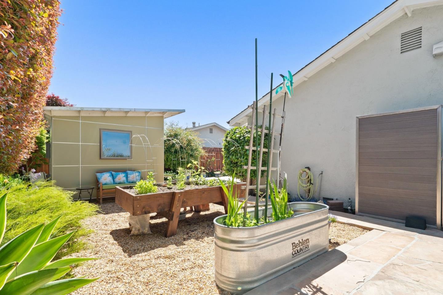 910 Corcoran Avenue