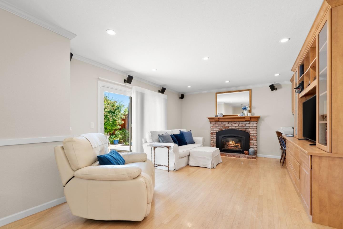 910 Corcoran Avenue