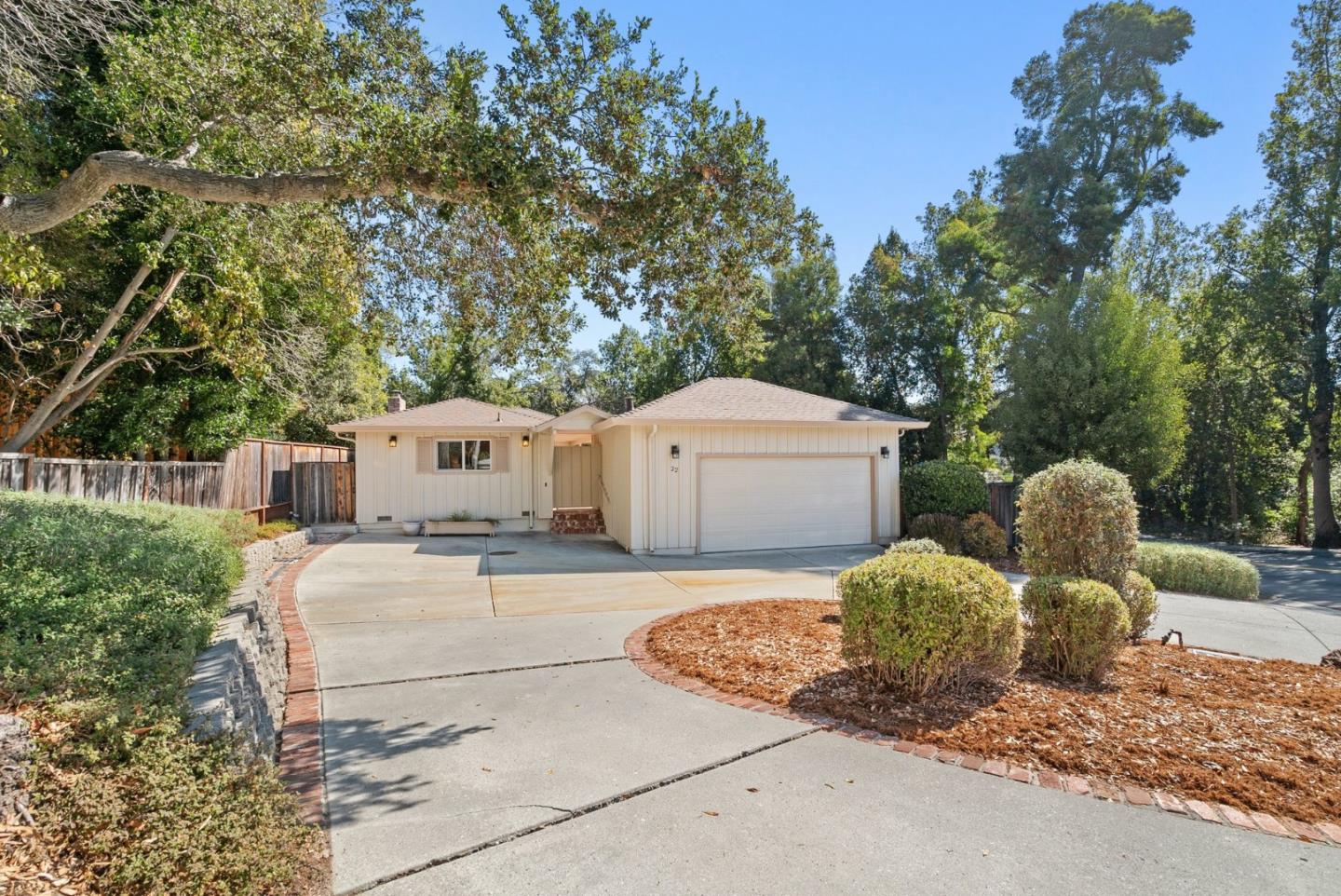 22 Pasatiempo DR