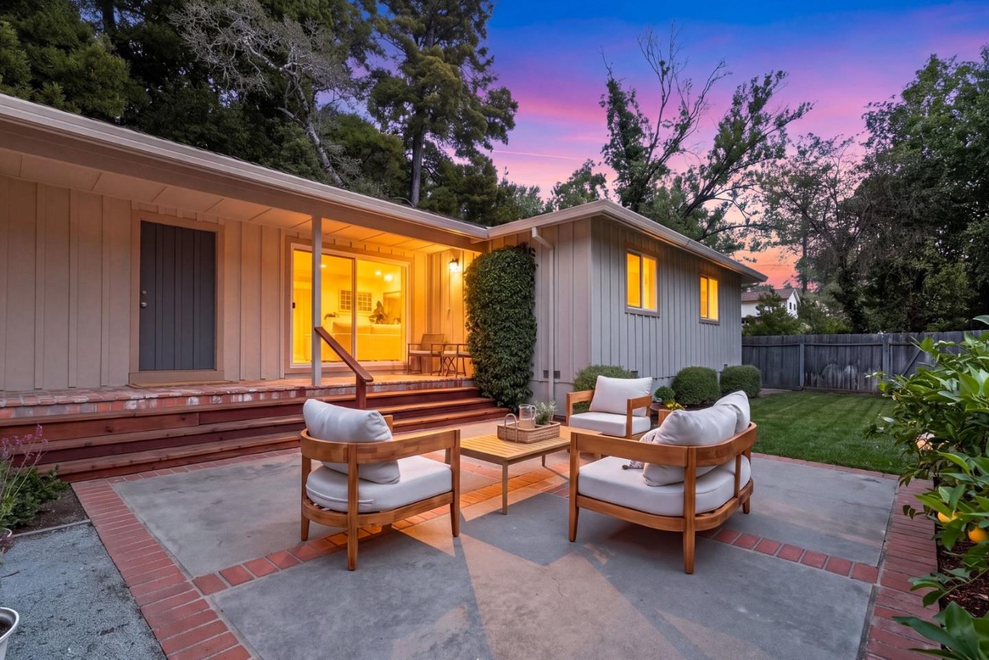 22 Pasatiempo DR