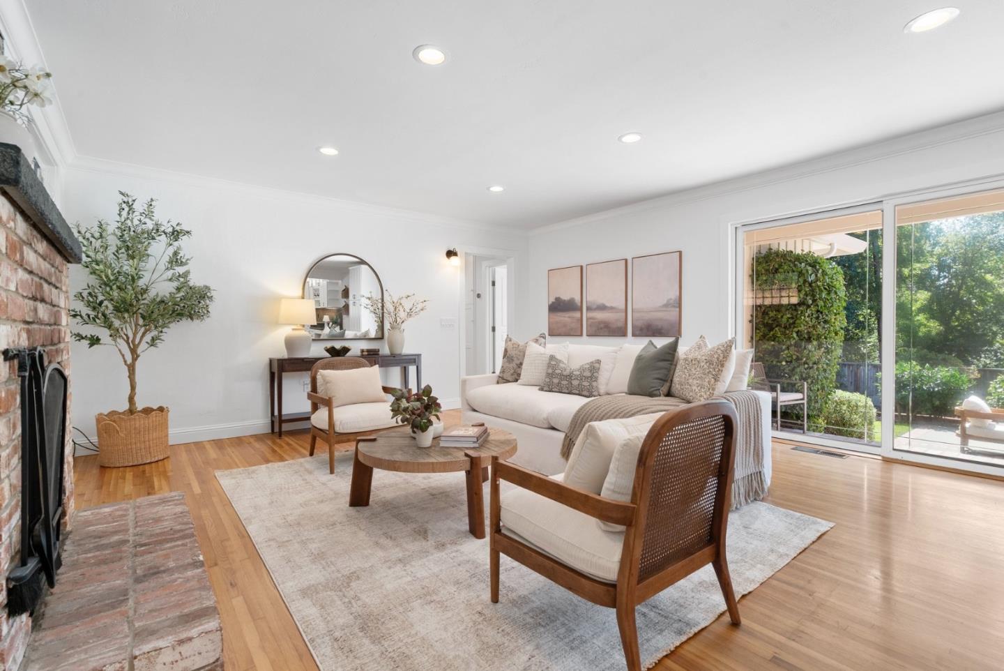 22 Pasatiempo DR