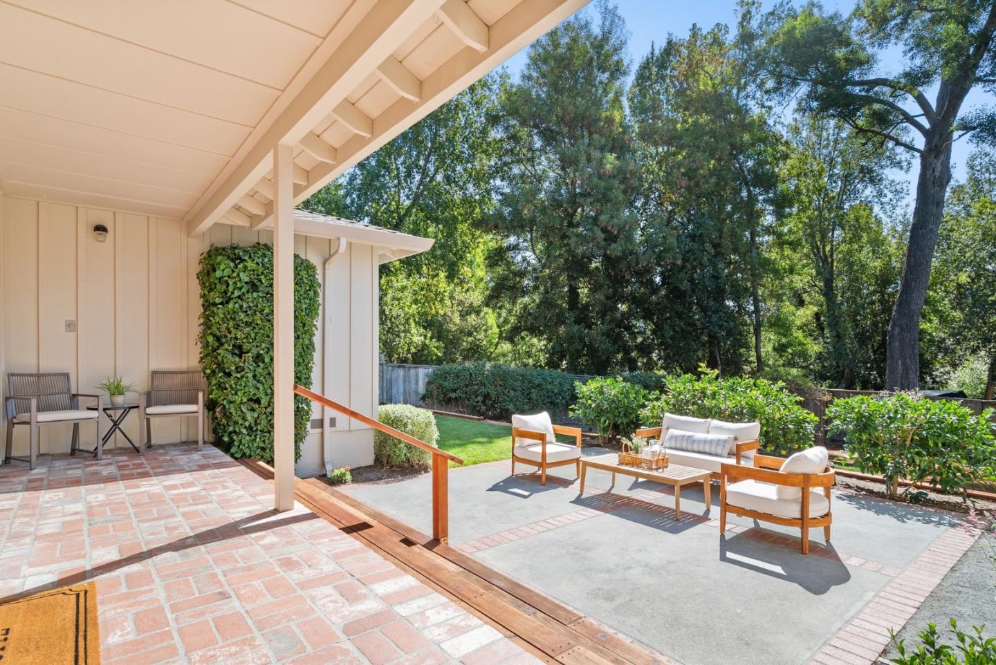 22 Pasatiempo DR