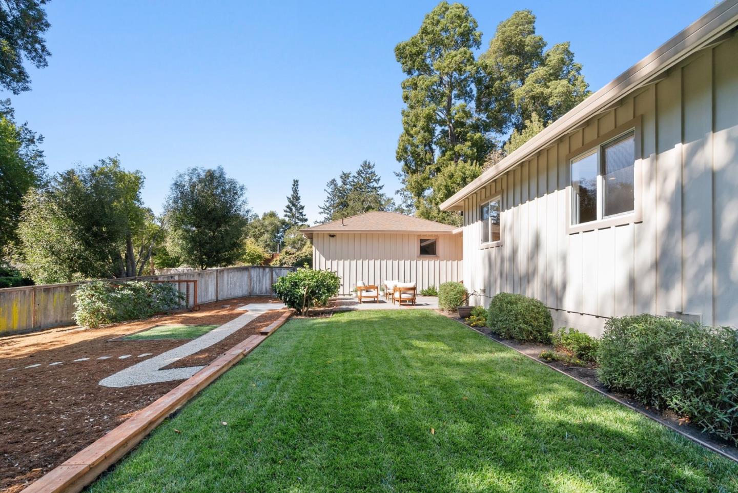 22 Pasatiempo DR