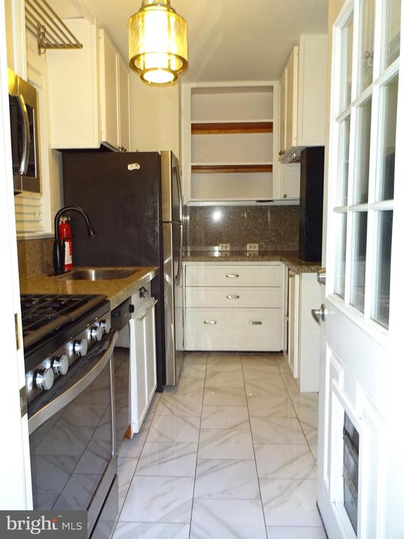 1102 16TH STREET S