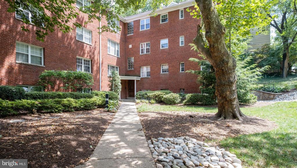 1423 N NASH STREET Unit: N-208