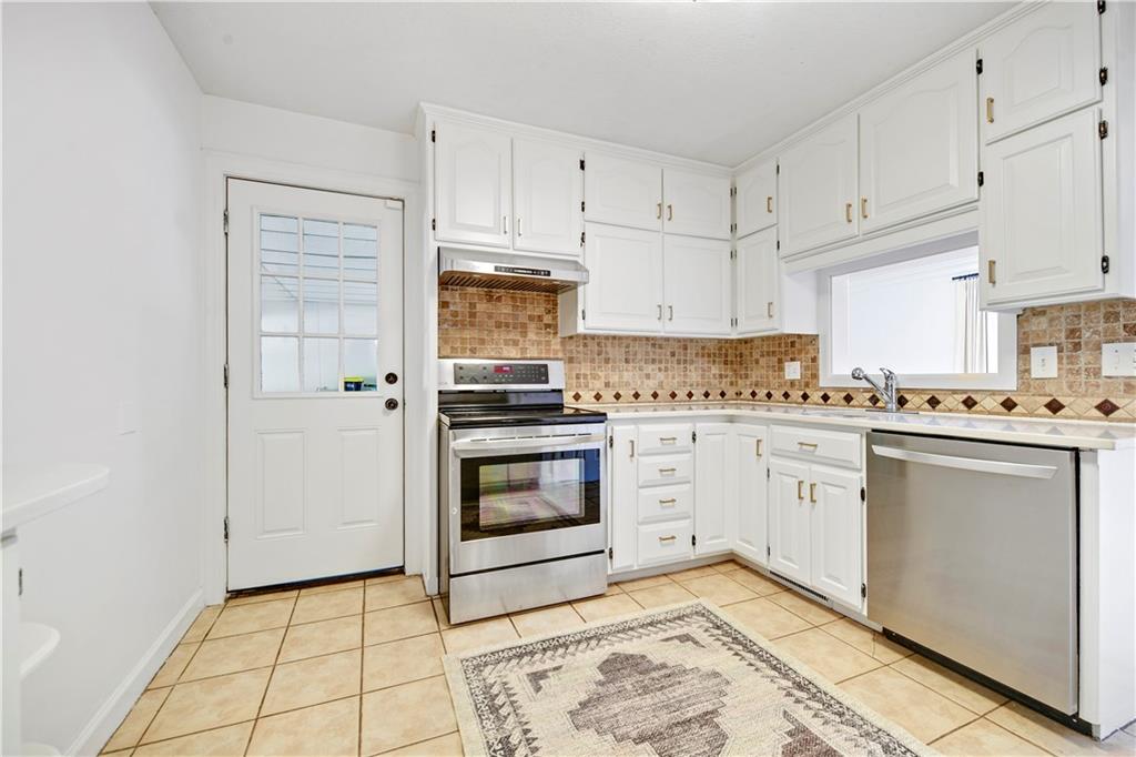 8616 W 61st Street