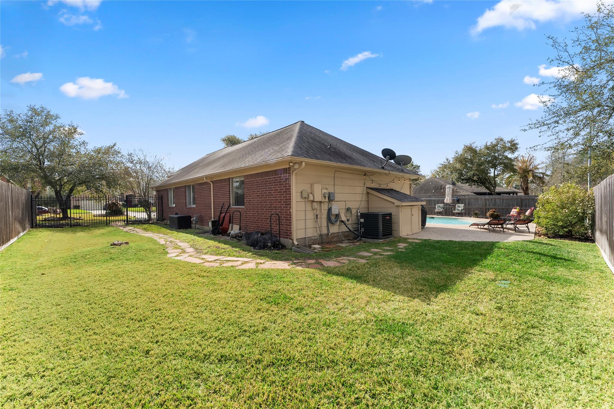 25203 Burgh Castle Drive